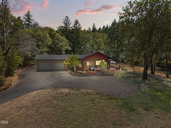 8.38 Acres of Land with Home for Sale in Grants Pass, Oregon