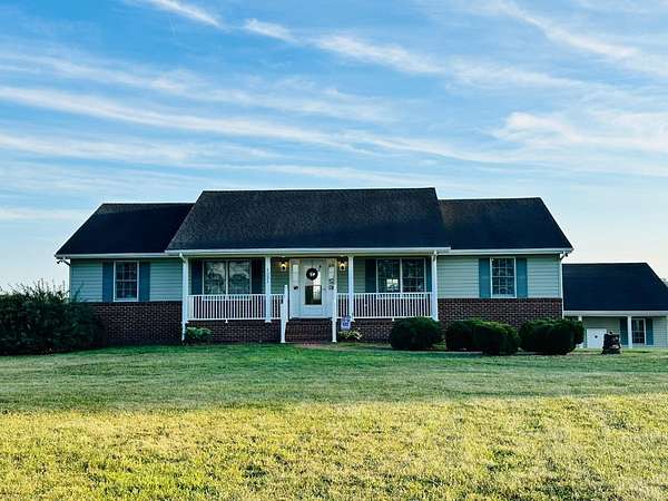 1.53 Acres of Land with Home for Sale in Moneta, Virginia
