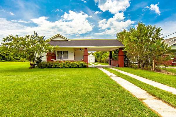 2.5 Acres of Land with Home for Sale in Thibodaux, Louisiana