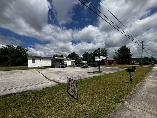 1 Acre of Improved Commercial Land for Sale in Manchester, Tennessee