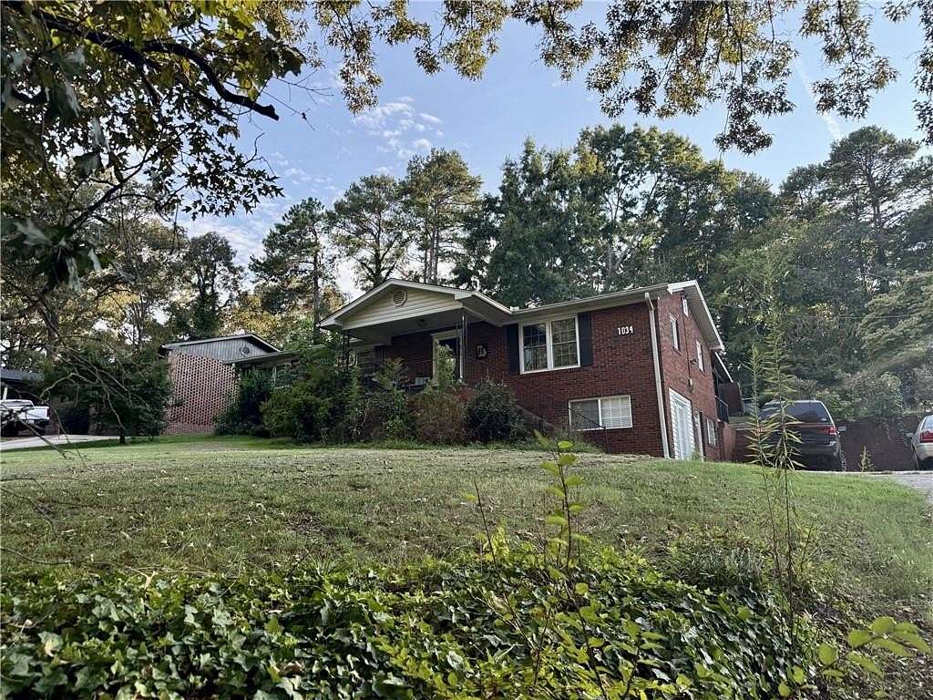 1.52 Acres of Land with Home for Sale in Silver Creek, Georgia