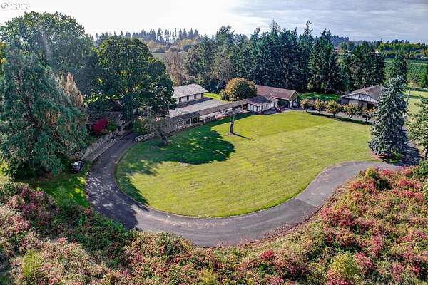 211 Acres of Land with Home for Sale in Dayton, Oregon