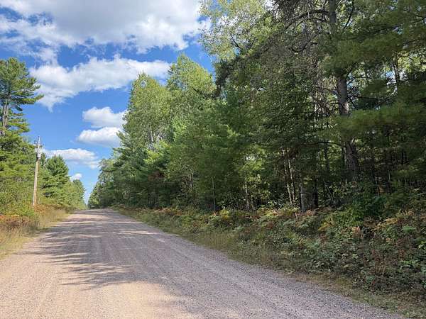 7.65 Acres of Residential Land for Sale in Cassian Town, Wisconsin