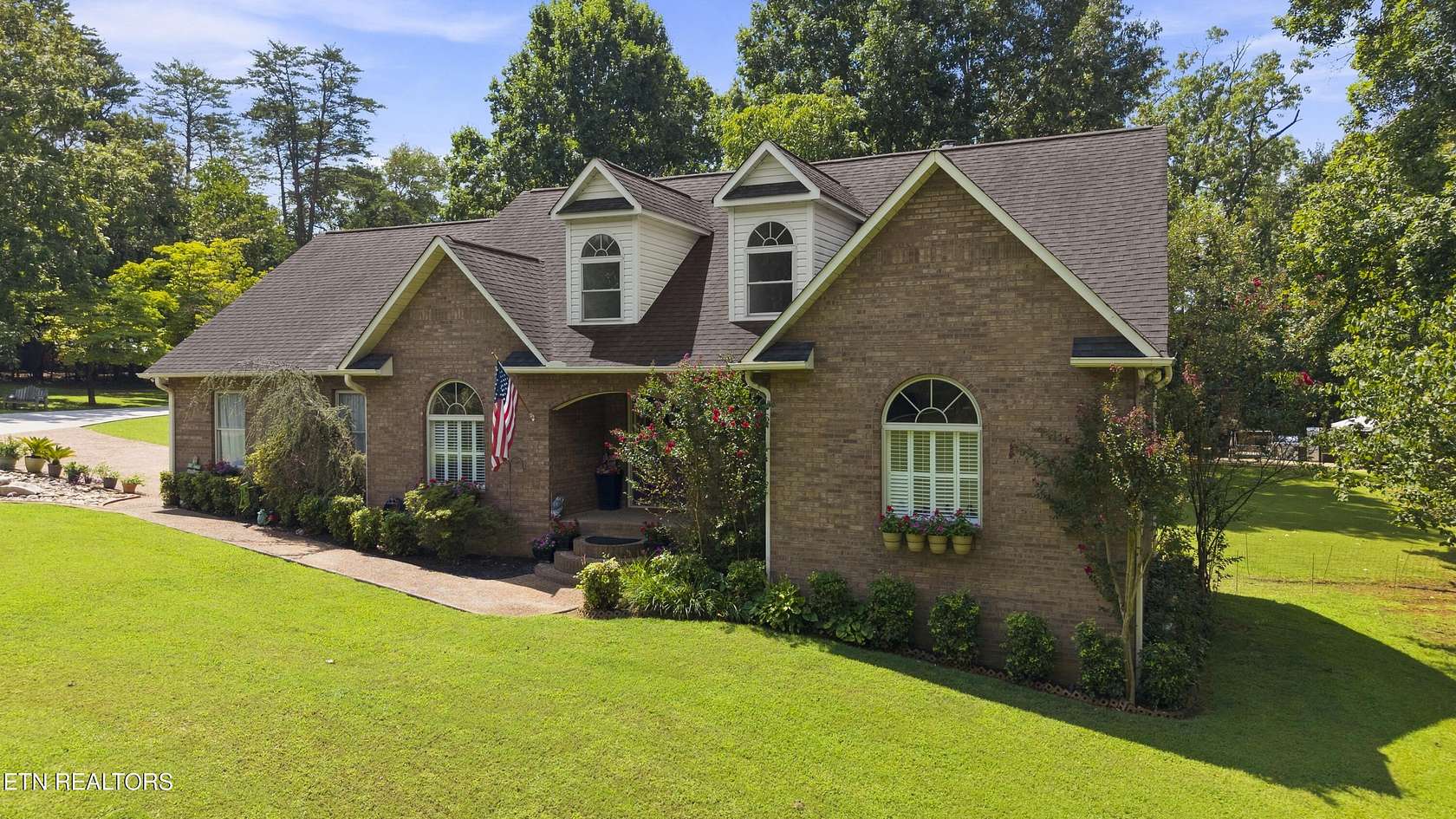 5.84 Acres of Land with Home for Sale in Louisville, Tennessee