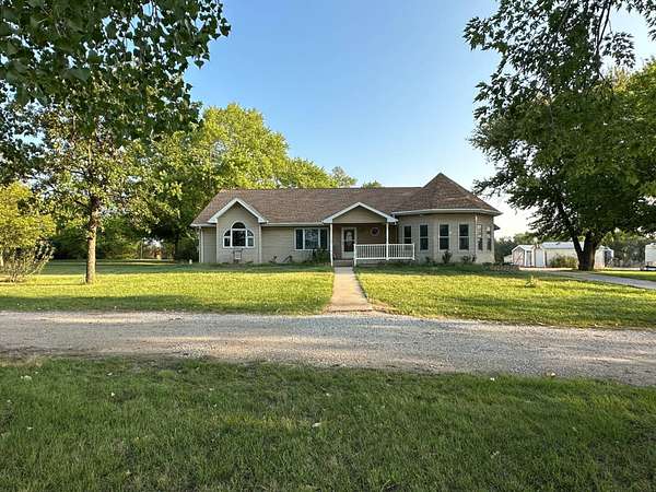 12 Acres of Land with Home for Sale in Hebron, Nebraska