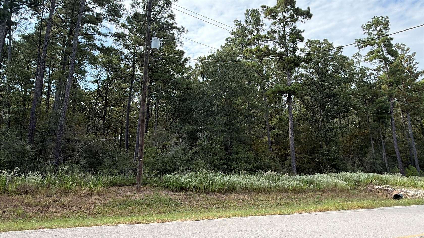 1.5 Acres of Residential Land for Sale in Huntsville, Texas
