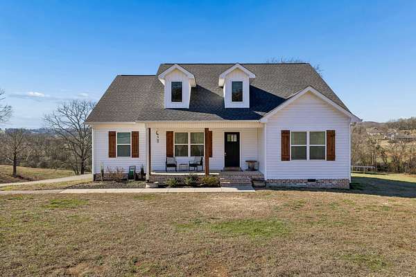 3 Acres of Land with Home for Sale in Hartsville, Tennessee