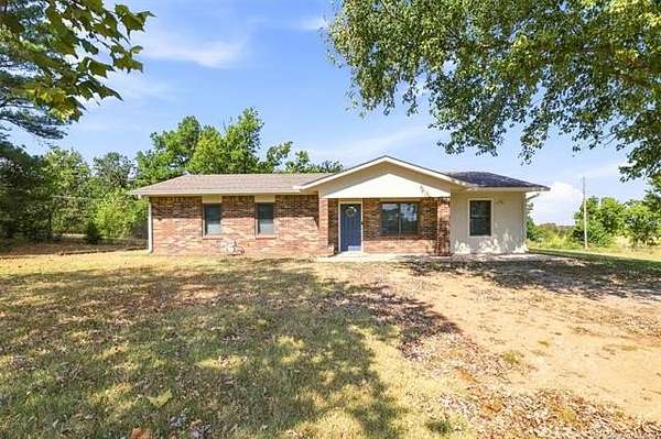 41 Acres of Land with Home for Sale in Tahlequah, Oklahoma