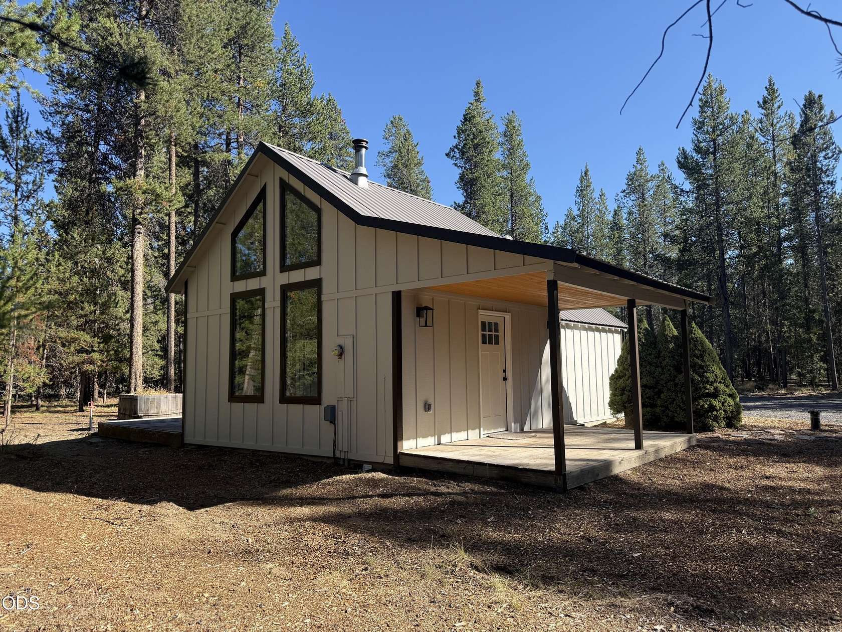 1.53 Acres of Land with Home for Sale in La Pine, Oregon