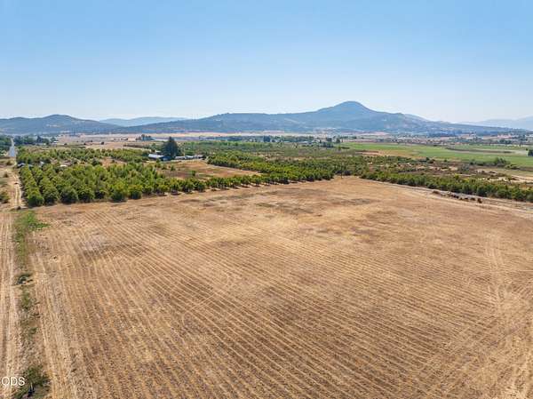 214 Acres of Agricultural Land with Home for Sale in Medford, Oregon