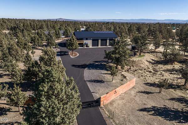 7 Acres of Land with Home for Sale in Culver, Oregon