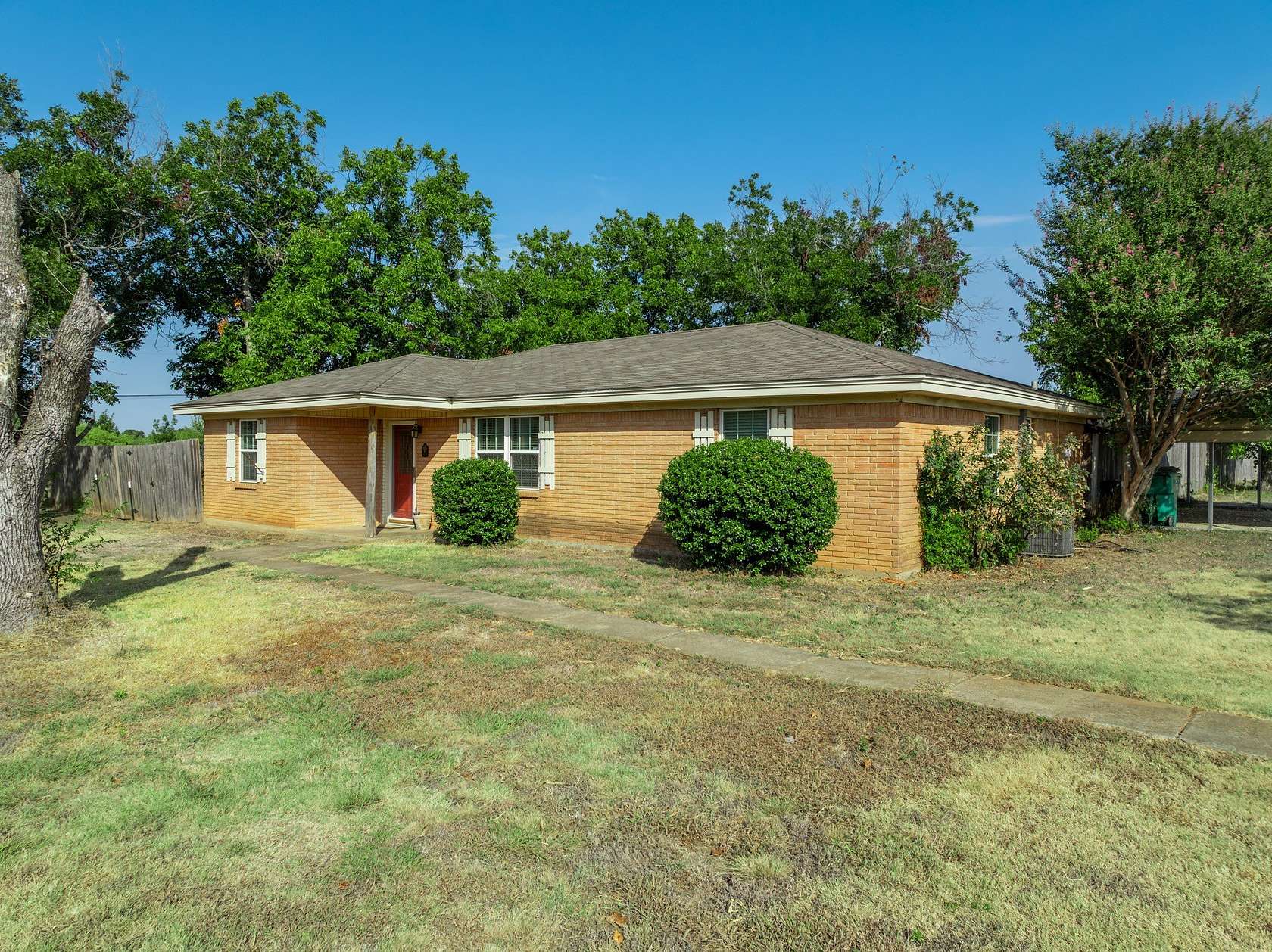 4 Acres of Land with Home for Sale in Woodway, Texas