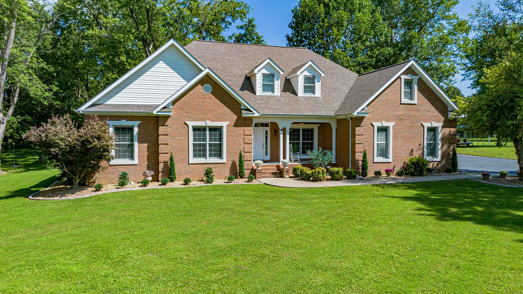3.69 Acres of Land with Home for Sale in Paducah, Kentucky