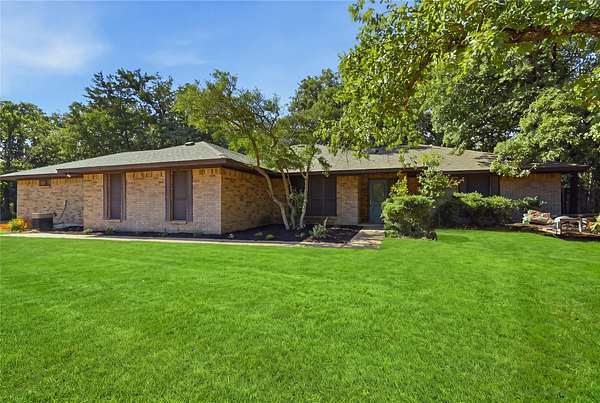 1.5 Acres of Land with Home for Sale in Weatherford, Texas