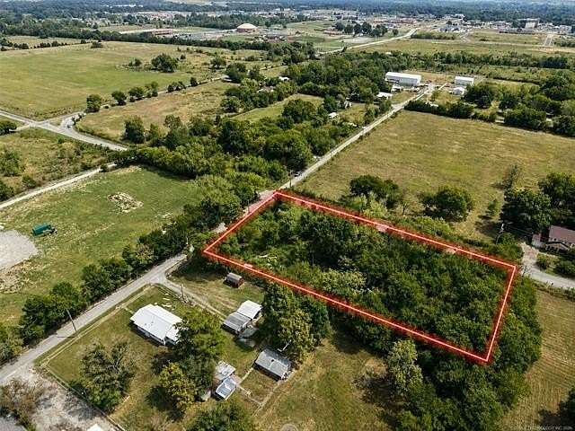 1.33 Acres of Land for Sale in Okmulgee, Oklahoma