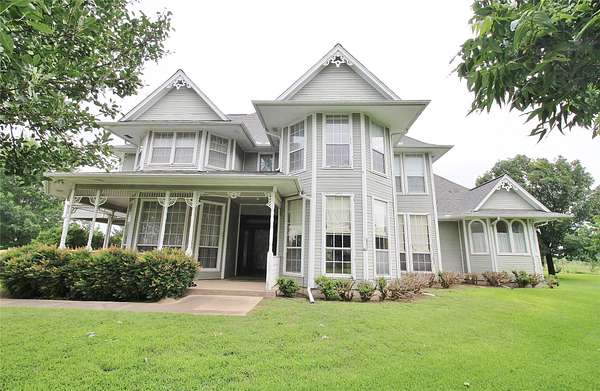 2.64 Acres of Land with Home for Lease in Waxahachie, Texas