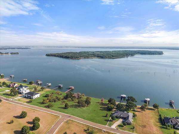 0.75 Acres of Residential Land for Sale in Corsicana, Texas