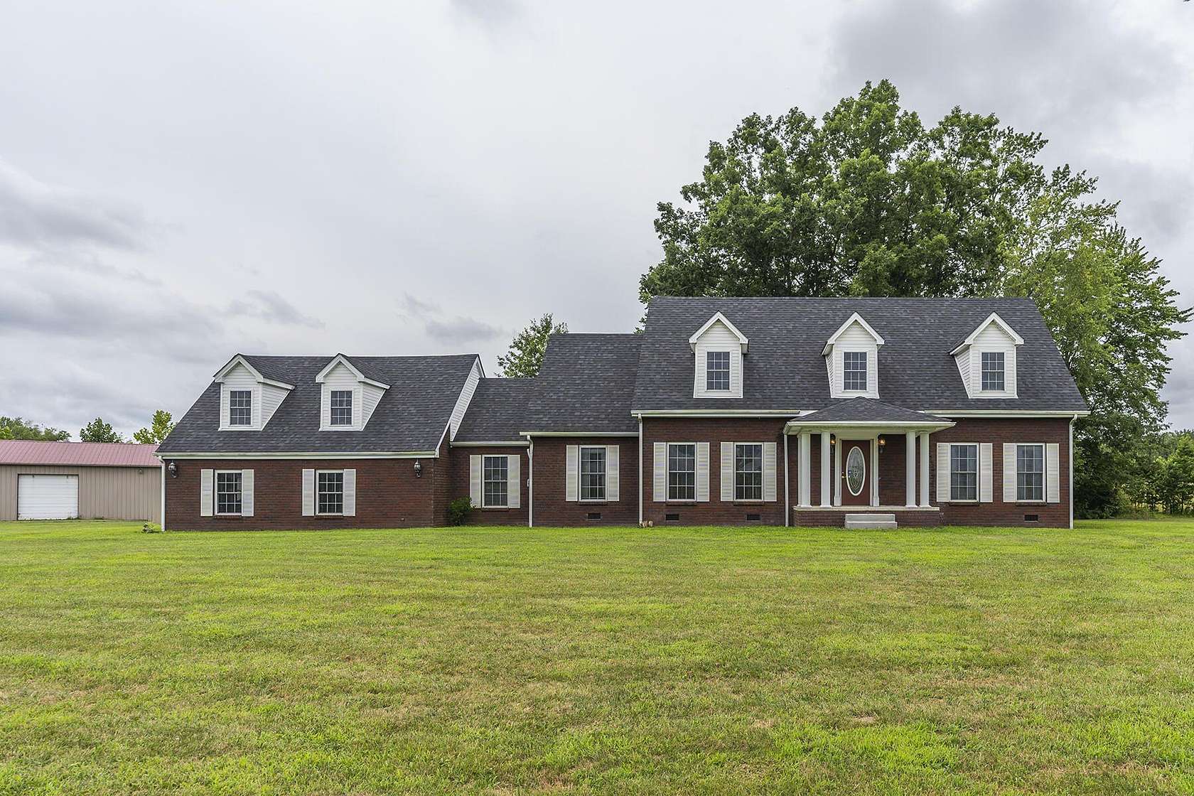 20 Acres of Recreational Land with Home for Sale in Jeffersonville, Kentucky