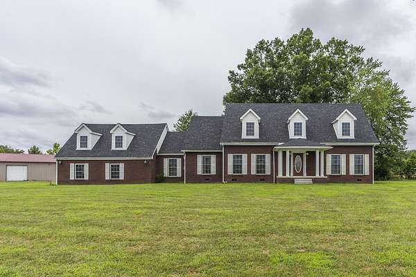 20 Acres of Recreational Land with Home for Sale in Jeffersonville, Kentucky