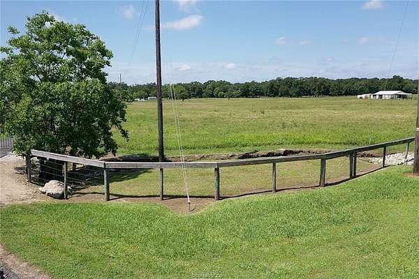 15 Acres of Land for Sale in Madisonville, Texas