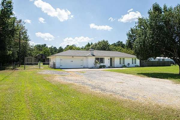3 Acres of Improved Residential Land for Sale in Lumberton, Texas