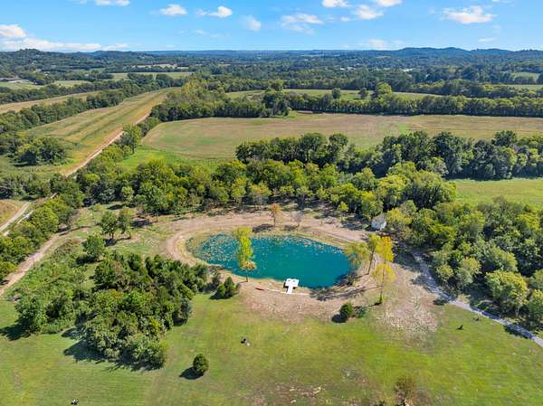 6 Acres of Residential Land for Sale in Bell Buckle, Tennessee