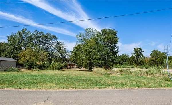 0.32 Acres of Land for Sale in Hugo, Oklahoma