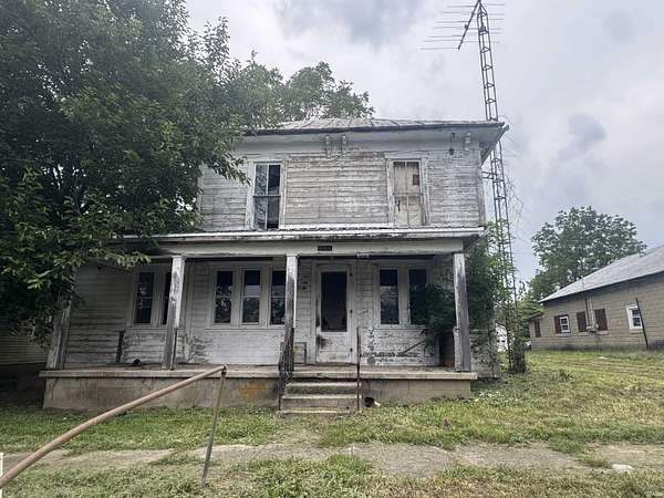 15.9 Acres of Land with Home for Sale in Lynn, Indiana