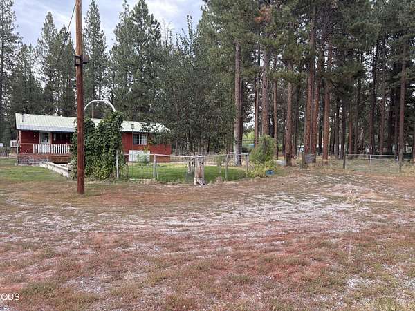 1.89 Acres of Land with Home for Sale in Chiloquin, Oregon