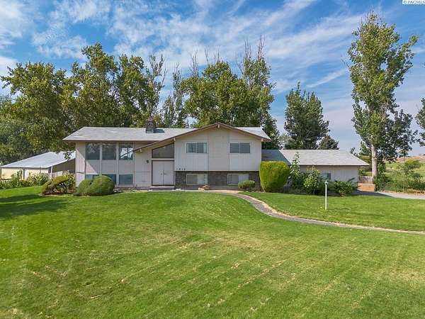 5 Acres of Land with Home for Sale in Richland, Washington