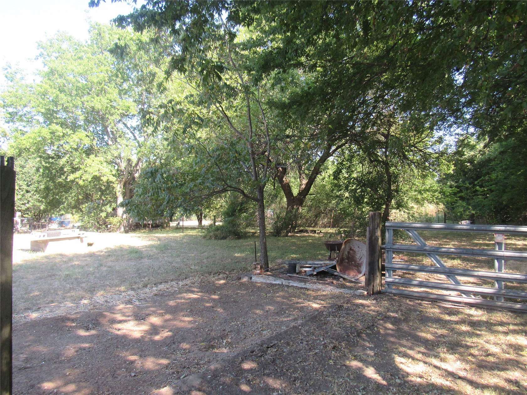 4 Acres of Land with Home for Sale in Gordonville, Texas