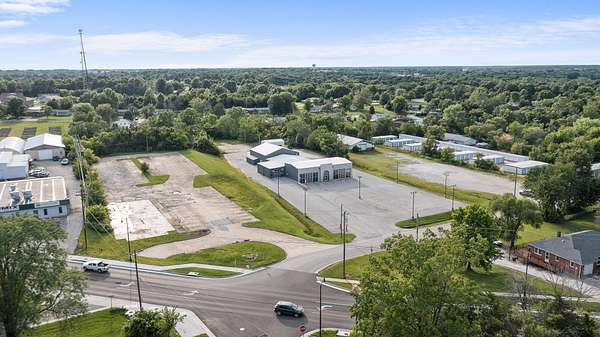 1.77 Acres of Mixed-Use Land for Sale in Fulton, Missouri