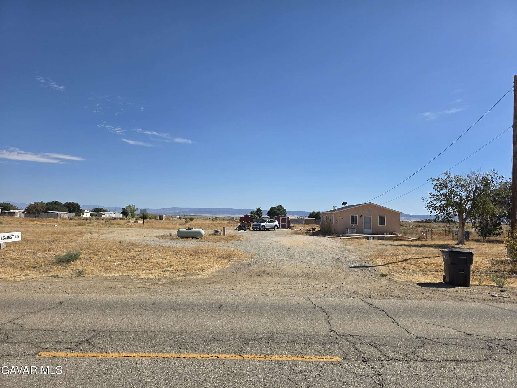 2.66 Acres of Land with Home for Sale in Rosamond, California