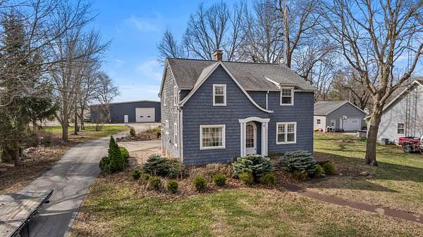 4 Acres of Land with Home for Sale in Brocton, Illinois