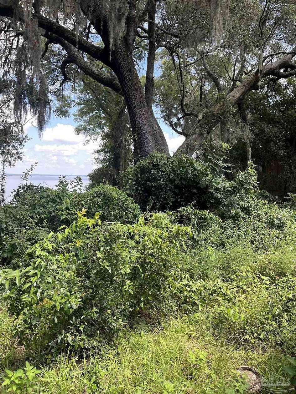 0.91 Acres of Land for Sale in Pensacola, Florida