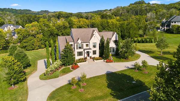 2 Acres of Land with Home for Sale in Brentwood, Tennessee