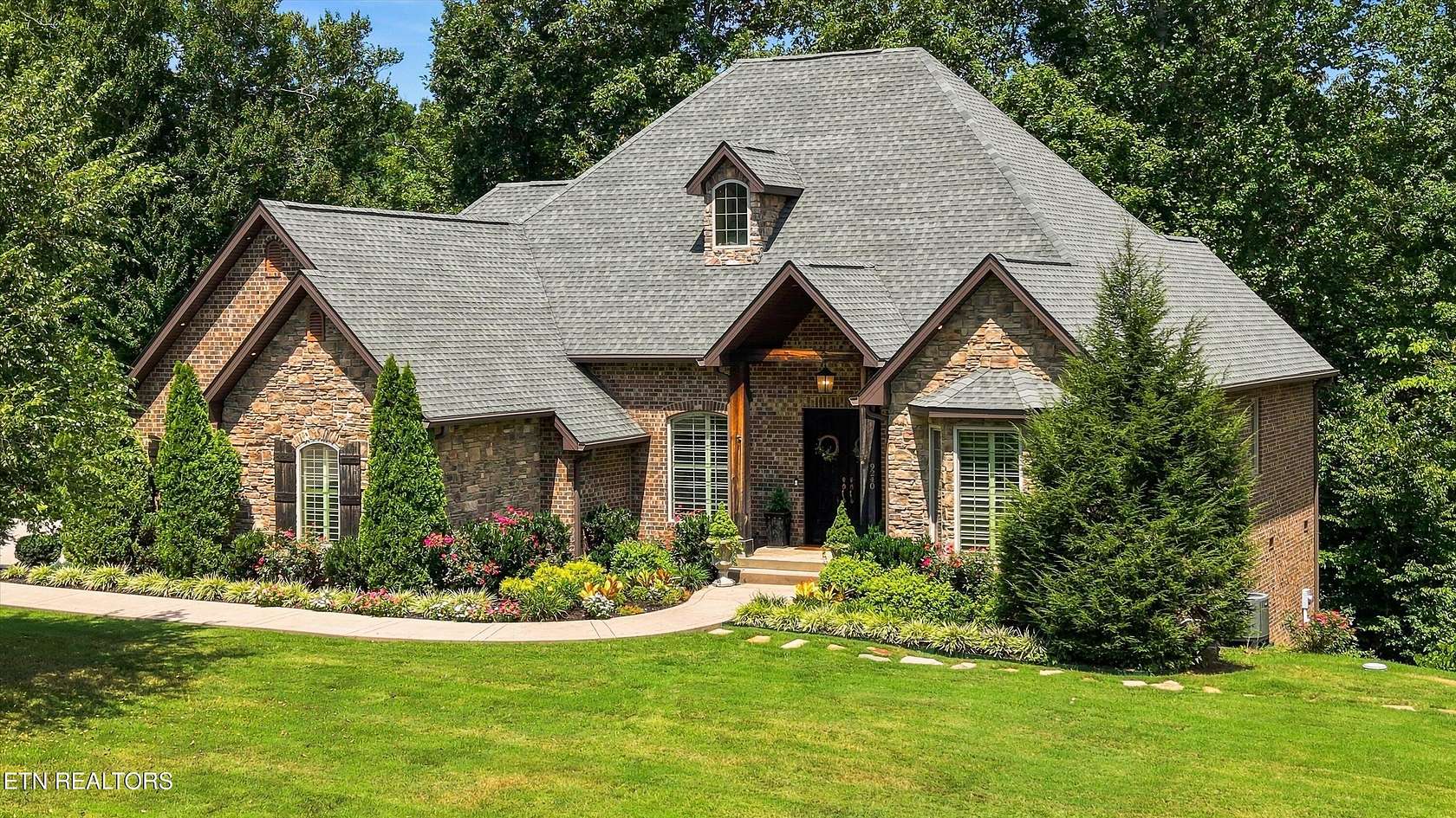 2.39 Acres of Land with Home for Sale in Powell, Tennessee