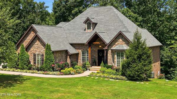 2.39 Acres of Land with Home for Sale in Powell, Tennessee