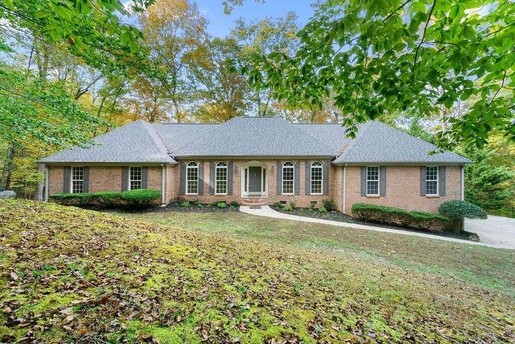 7.48 Acres of Land with Home for Sale in South Pittsburg, Tennessee