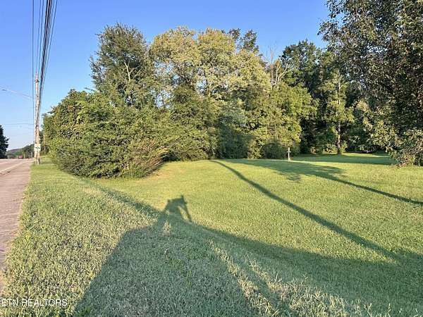 0.51 Acres of Commercial Land for Sale in Clinton, Tennessee