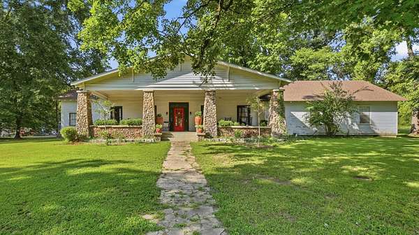 130 Acres of Recreational Land with Home for Sale in South Pittsburg, Tennessee