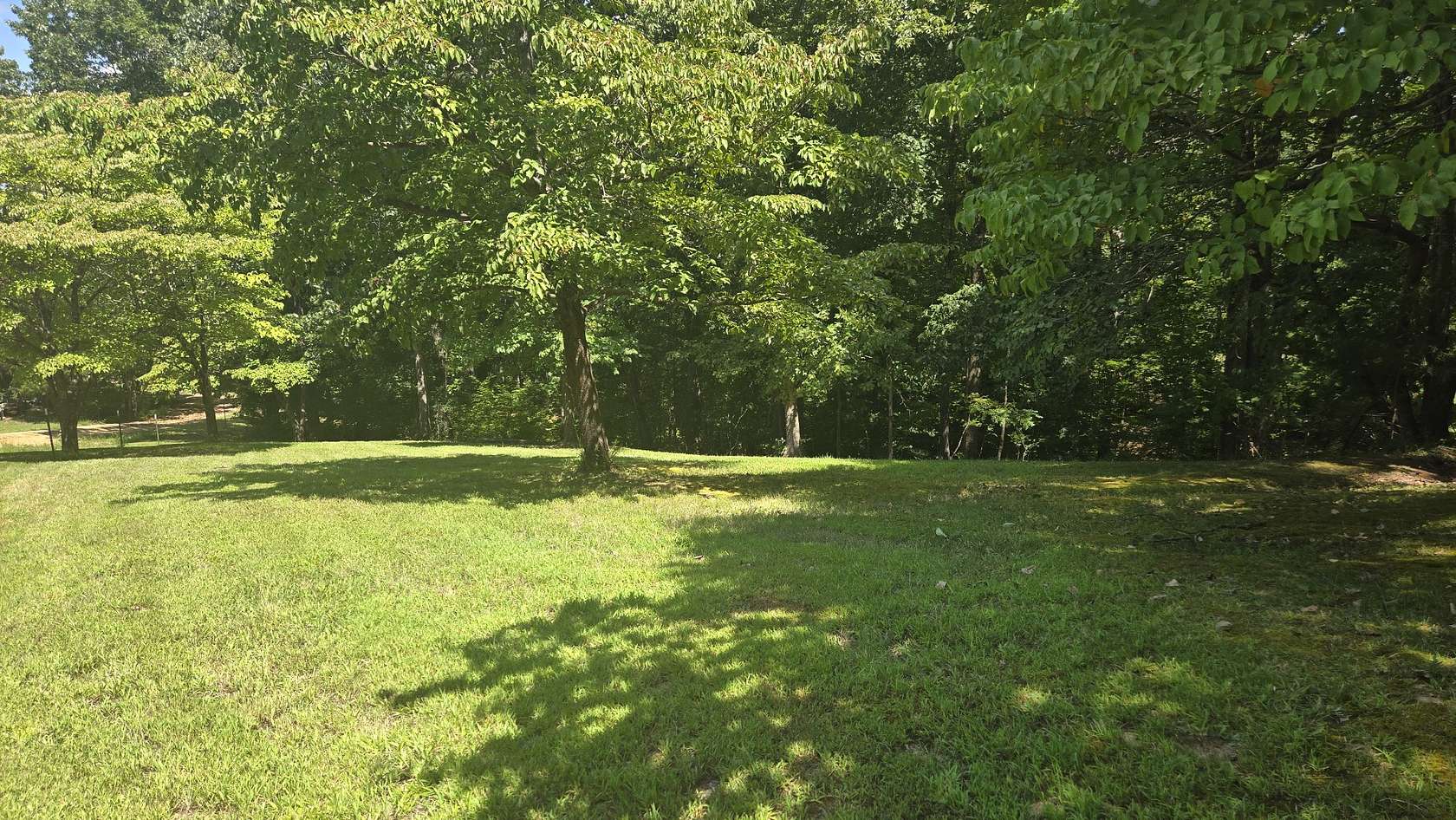6.28 Acres of Residential Land for Sale in Indian Mound, Tennessee