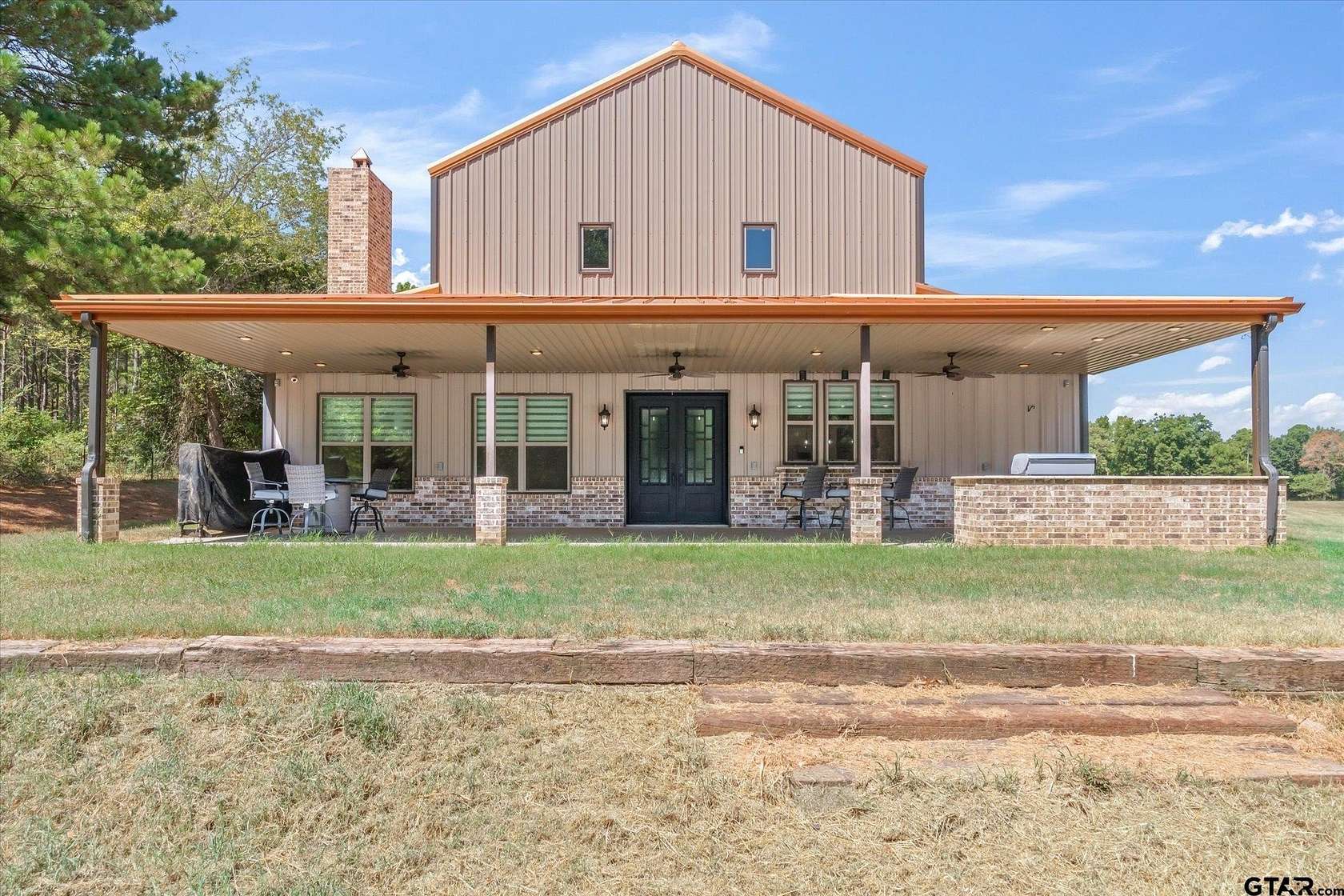 16.8 Acres of Land with Home for Sale in Big Sandy, Texas