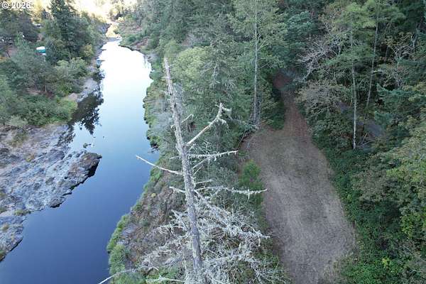 34 Acres of Recreational & Residential Land for Sale in Days Creek, Oregon