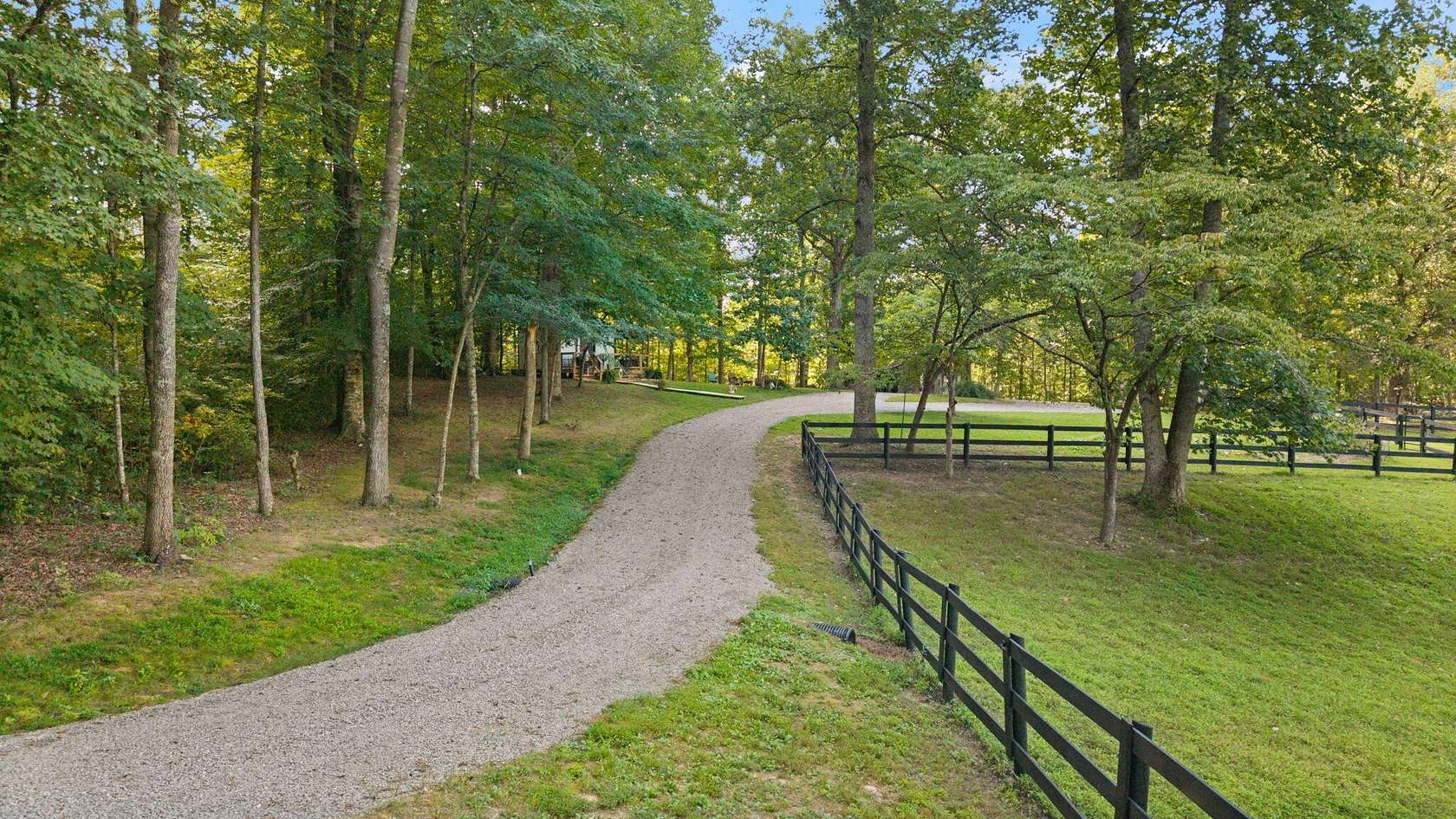 3.7 Acres of Residential Land for Sale in Jamestown, Kentucky
