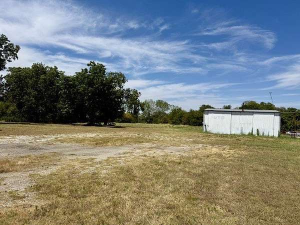 5.22 Acres of Commercial Land for Sale in Commerce, Texas