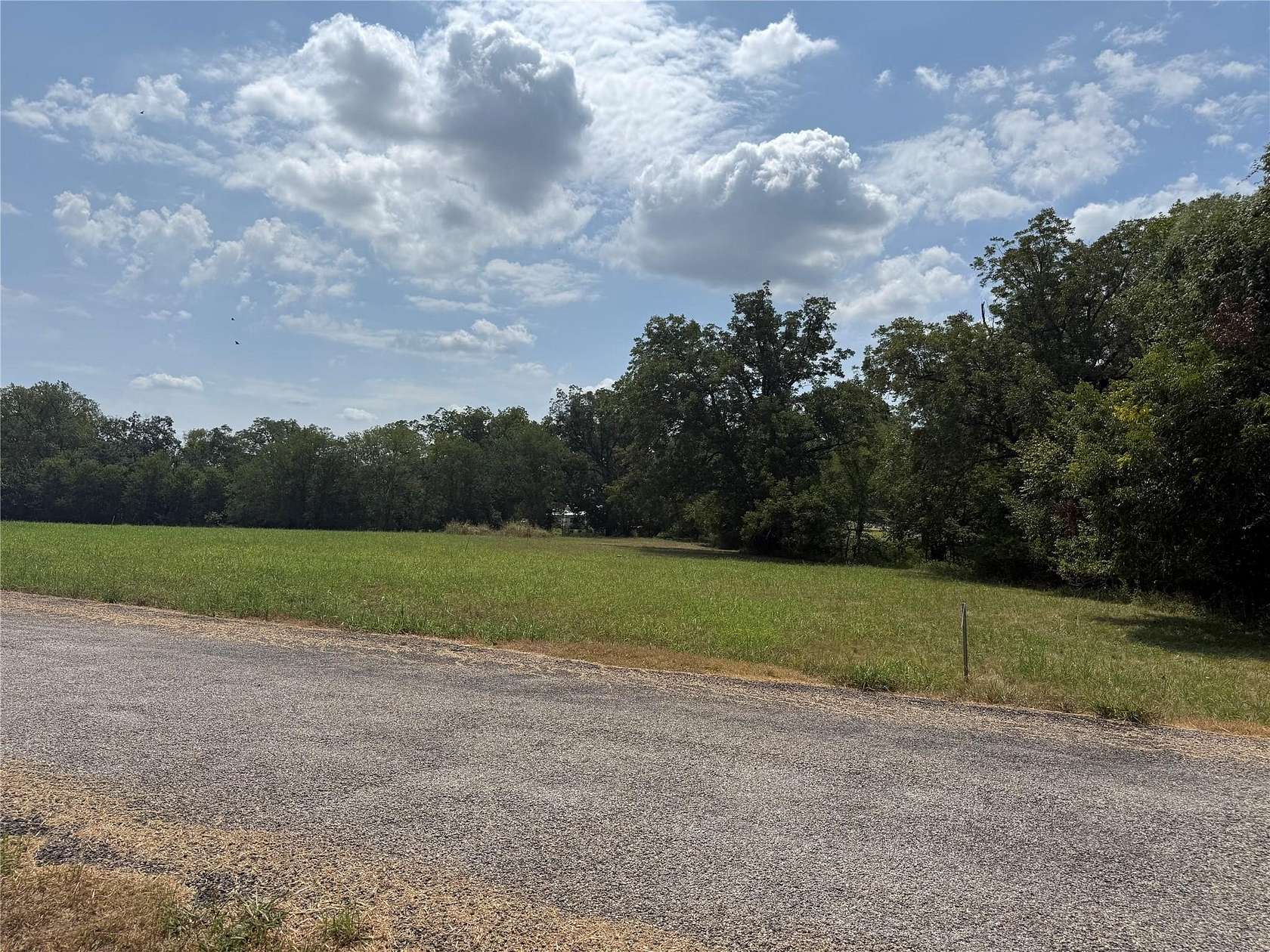 2.11 Acres of Mixed-Use Land for Sale in Smithville, Texas