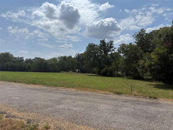 2.11 Acres of Mixed-Use Land for Sale in Smithville, Texas