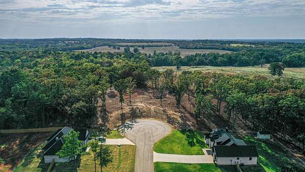 1.72 Acres of Residential Land for Sale in Lindale, Texas