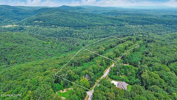 5 Acres of Residential Land for Sale in Crossville, Tennessee